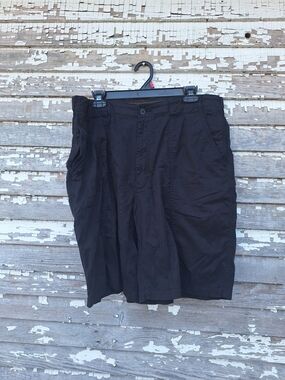 Tommy Bahama Black Flat Front Men's Shorts Size 38